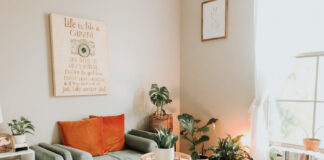 Jak urządzić mały salon