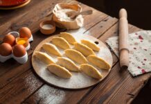 Jak szybko zrobić pierogi z serem?