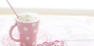 Jak wyciągnąć czekoladę z silikonowej formy?